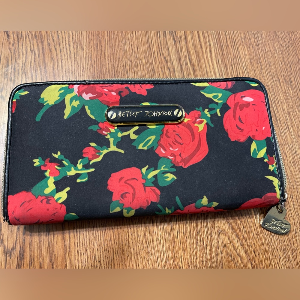 Rose Print Zip Wallet